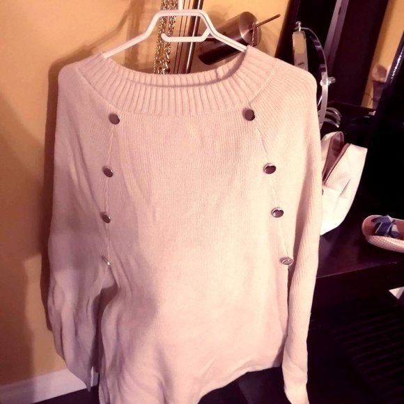 Cape - Picture 1 of 1